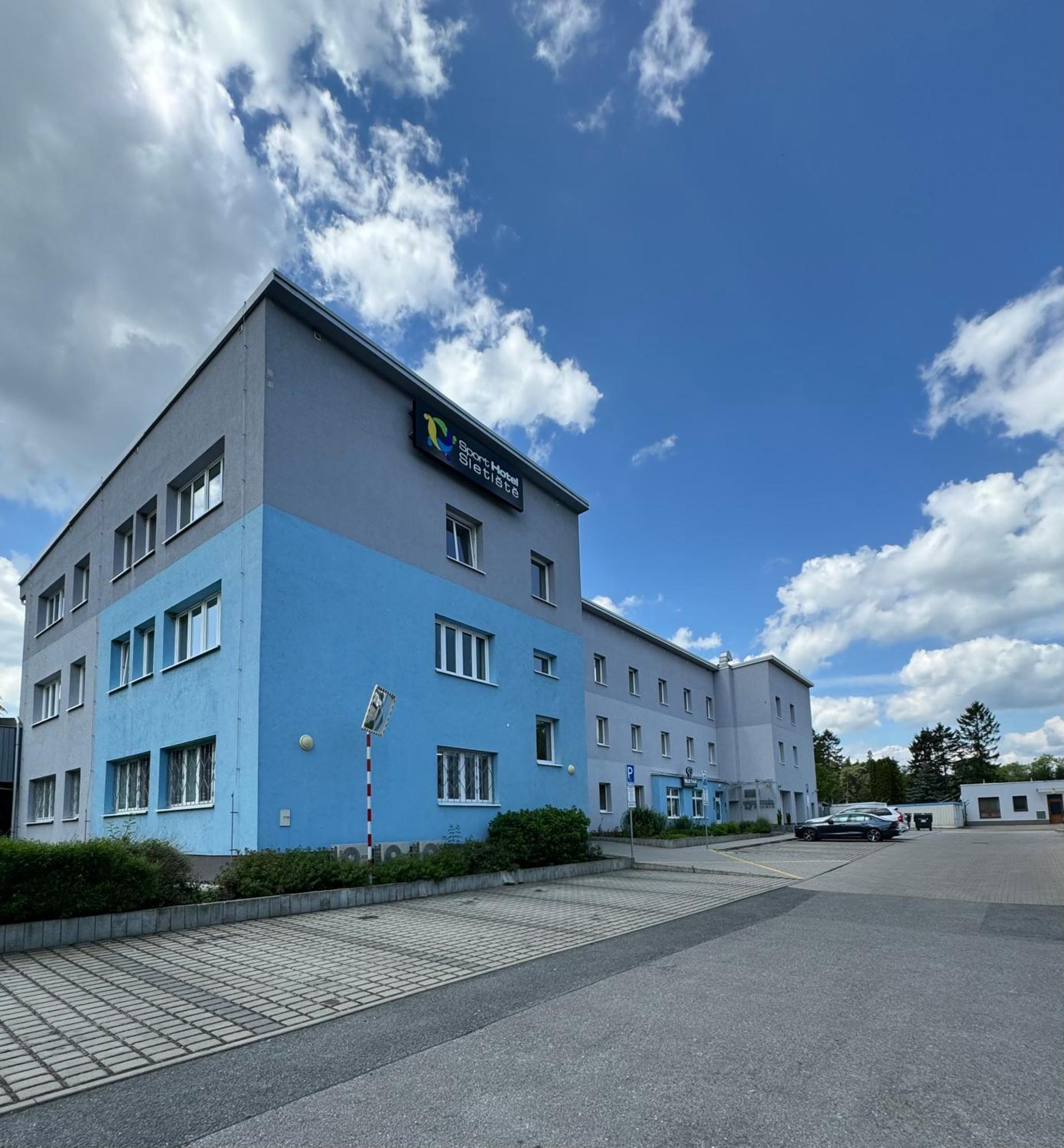 Sport Hotel Sletiste Κλάντνο Εξωτερικό φωτογραφία